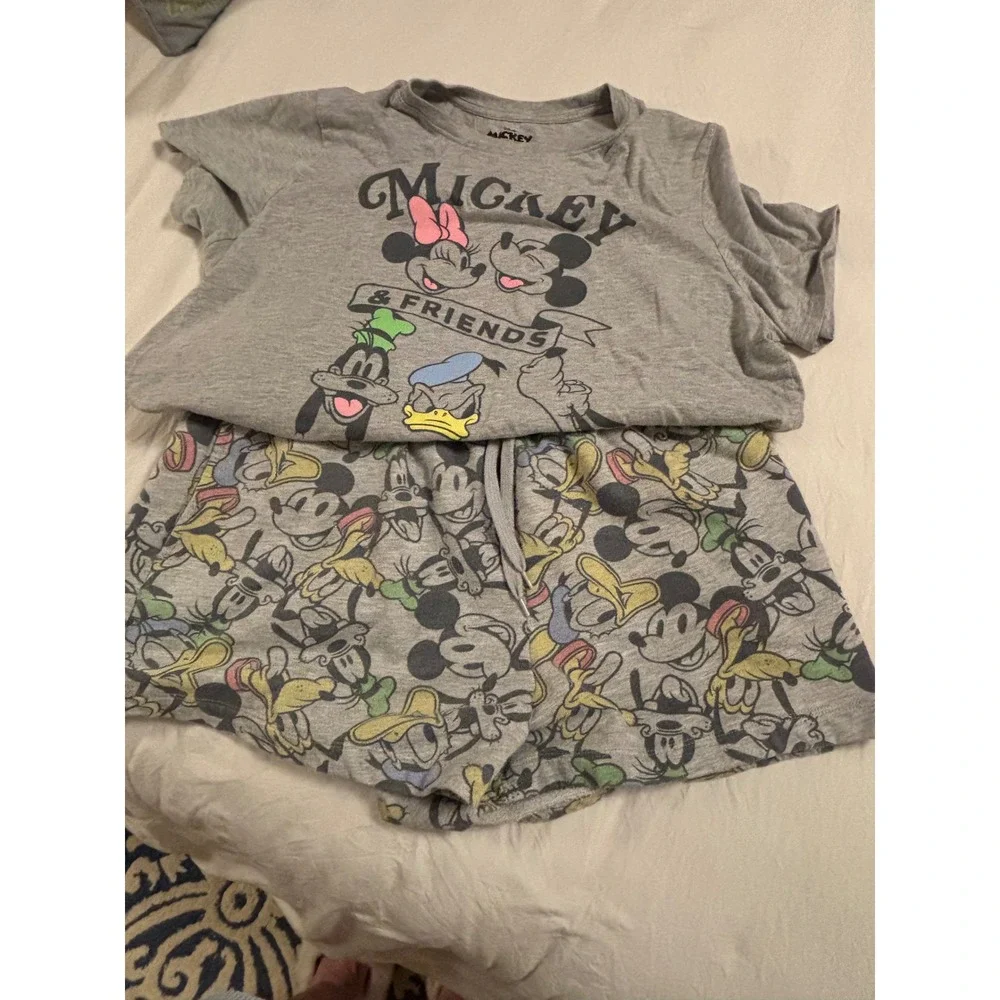 Disney Mickey and Friends Pajama Set Womens XL Gray Shorts Tee 2pc Sleepwear - Picture 3 of 4